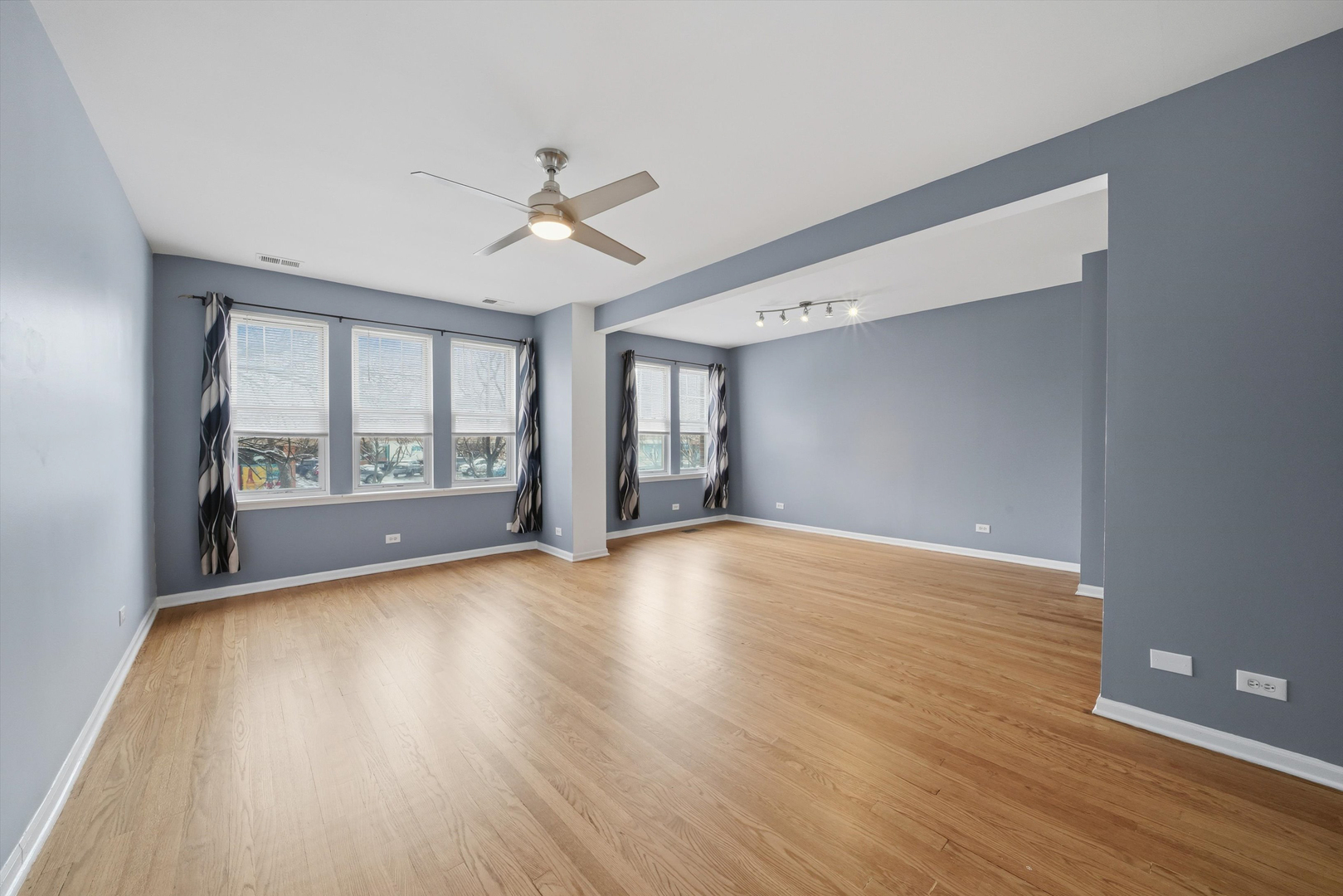 2504 W Balmoral Avenue Unit: 1D