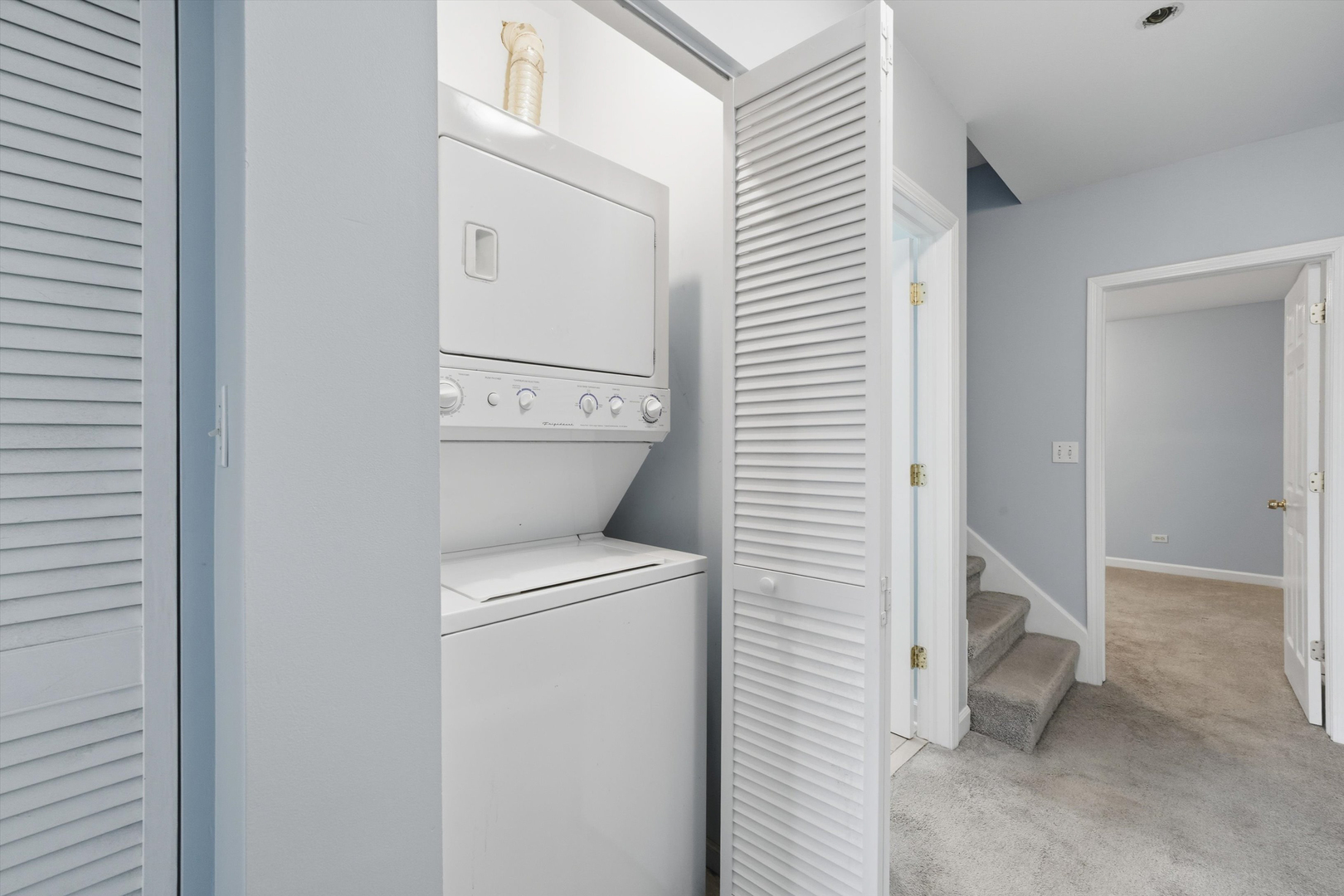 2504 W Balmoral Avenue Unit: 1D