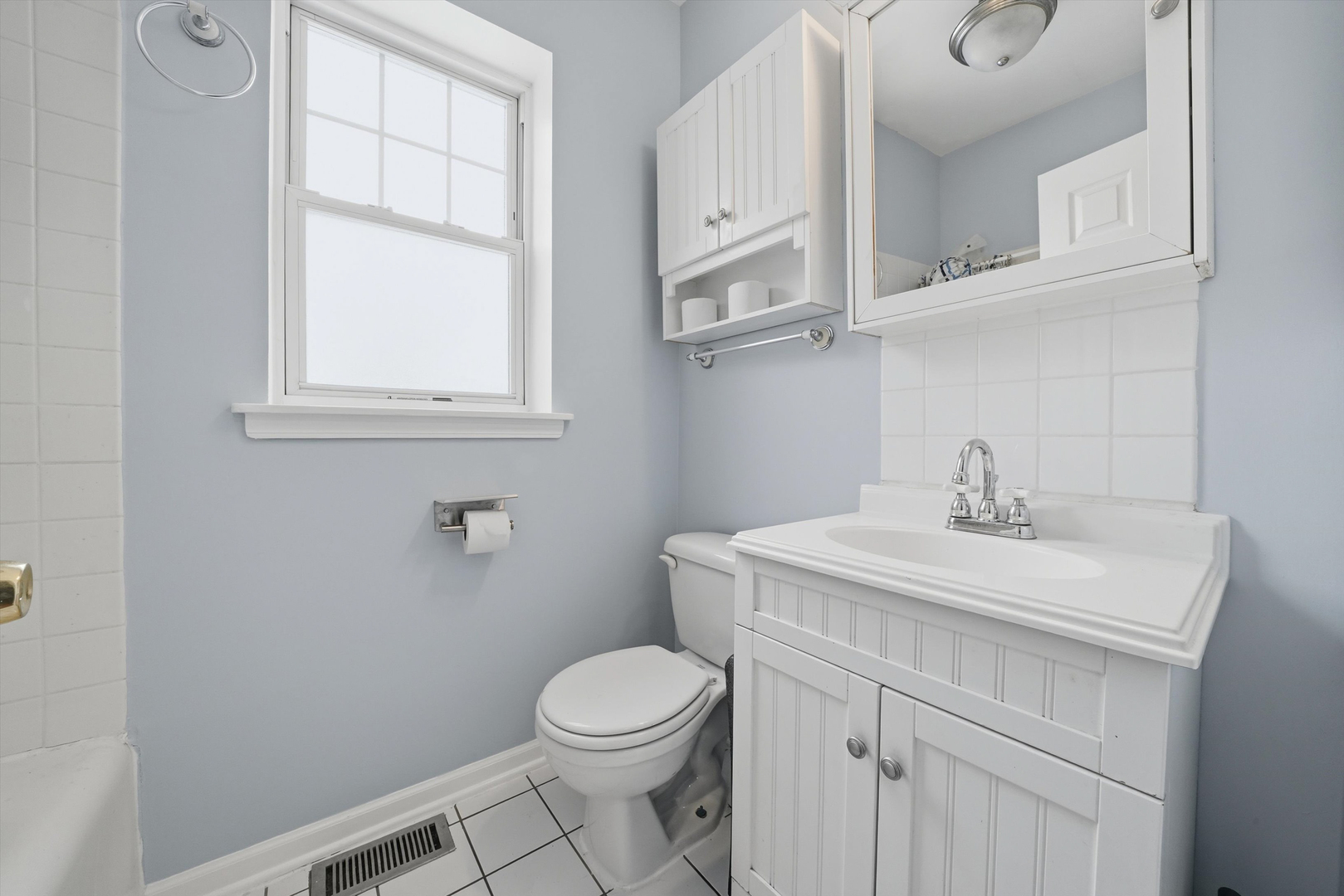 2504 W Balmoral Avenue Unit: 1D