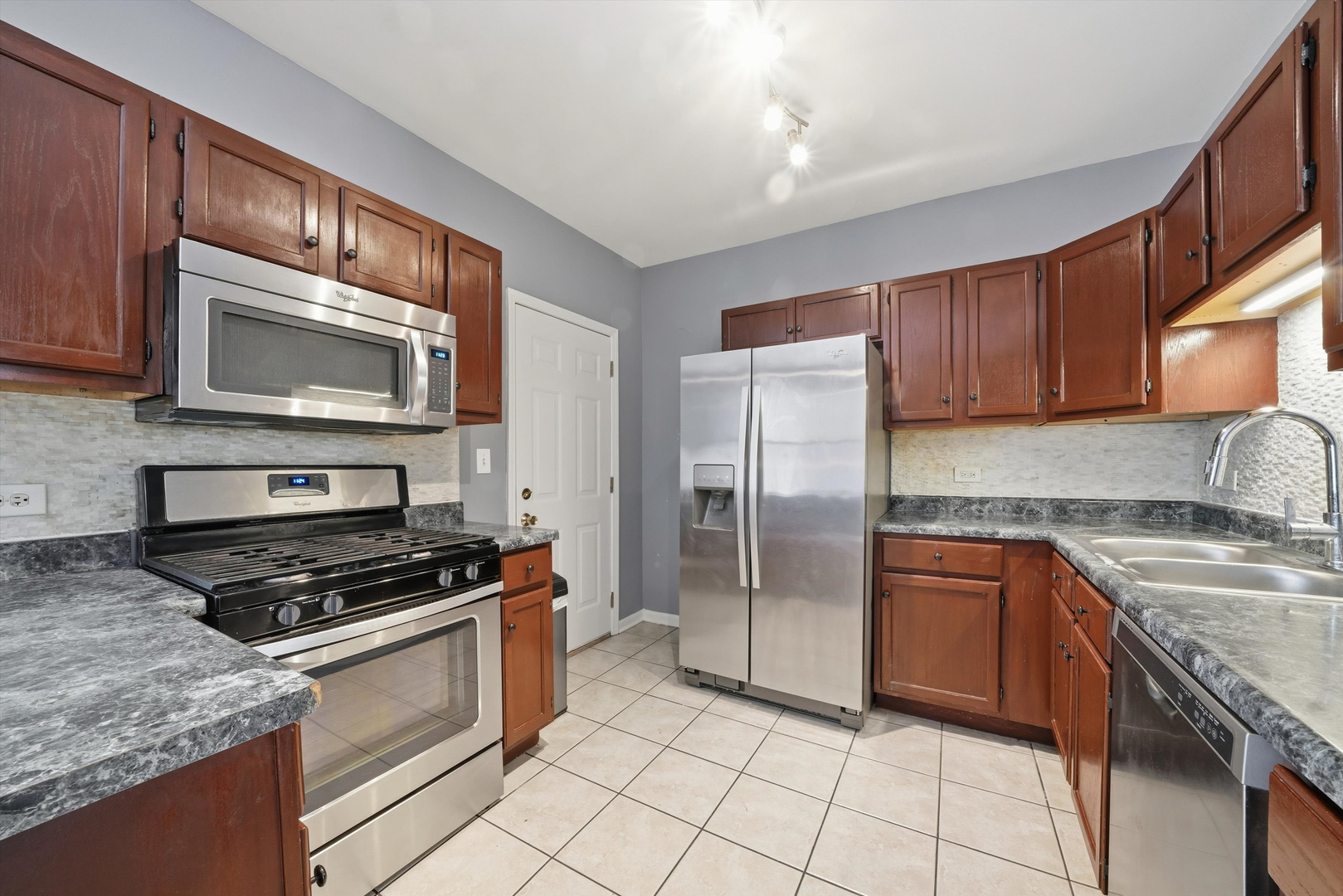 2504 W Balmoral Avenue Unit: 1D