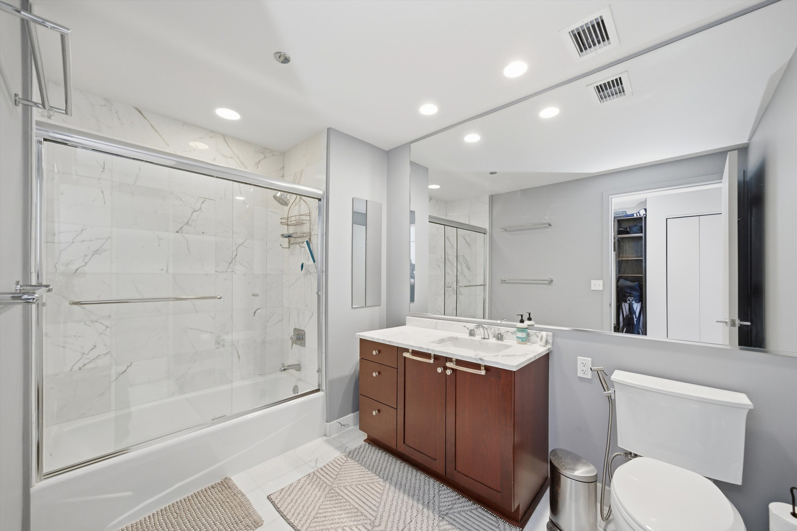 60 E Monroe Street Unit: 5304