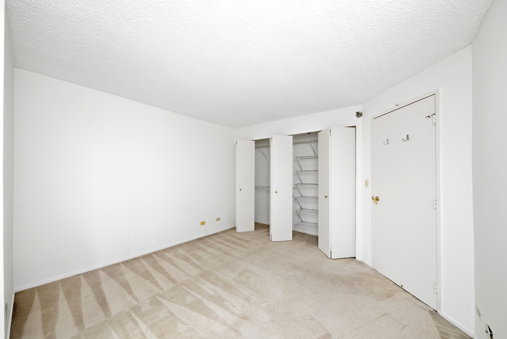 195 N HARBOR Drive Unit: 2307