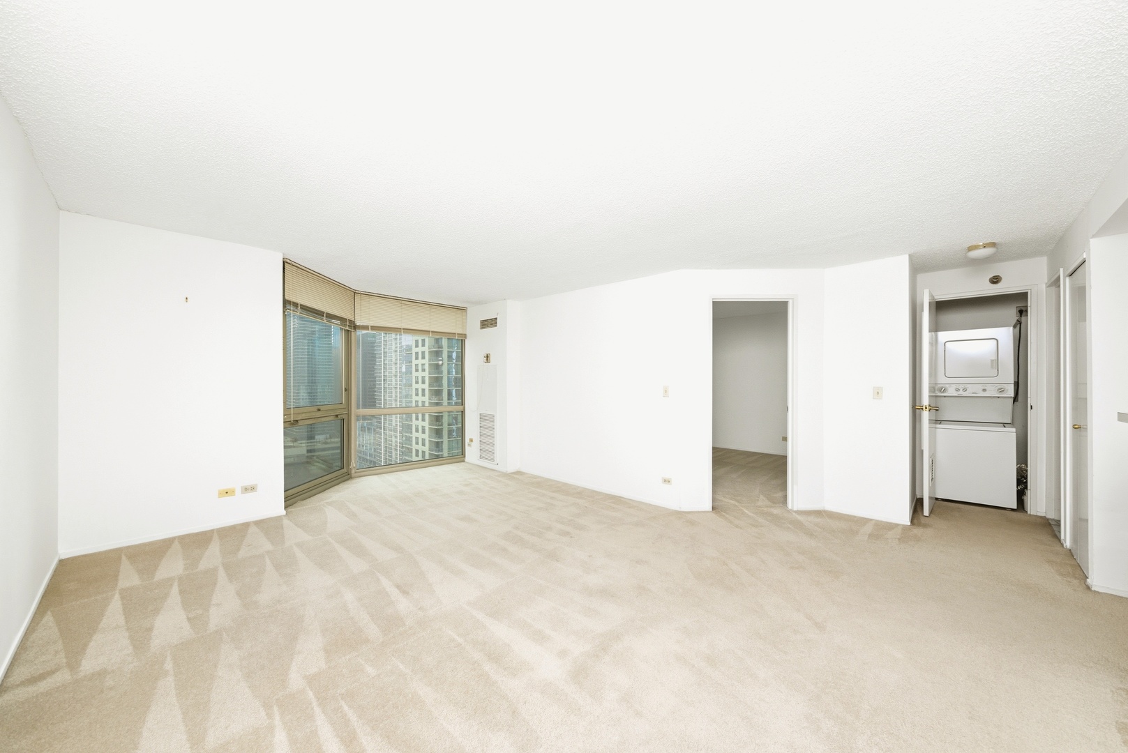 195 N HARBOR Drive Unit: 2307