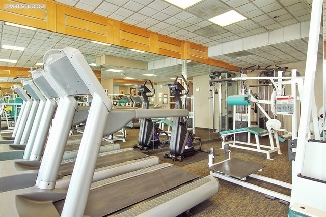 195 N HARBOR Drive Unit: 2307