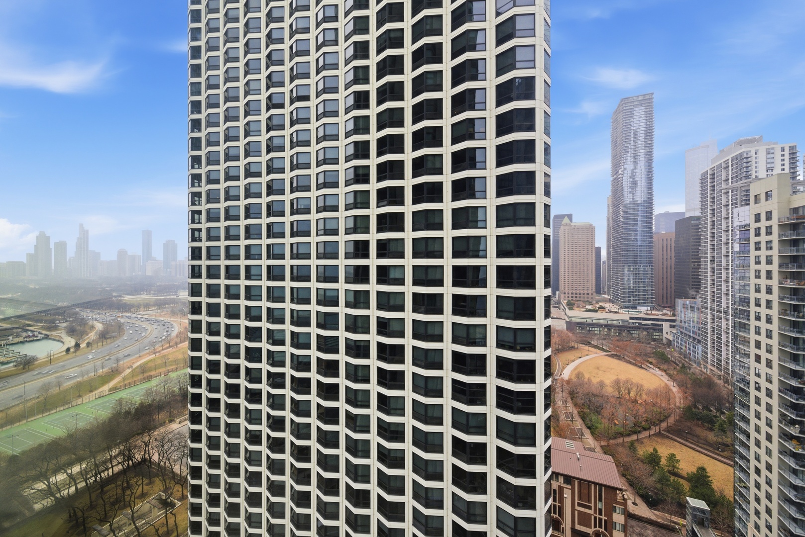 195 N HARBOR Drive Unit: 2307