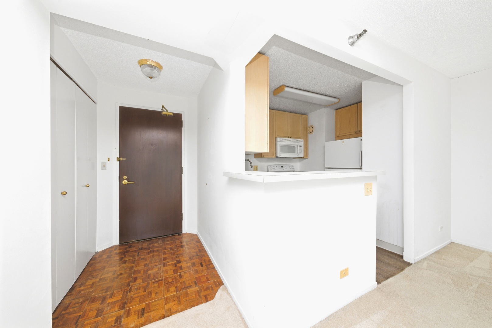 195 N HARBOR Drive Unit: 2307