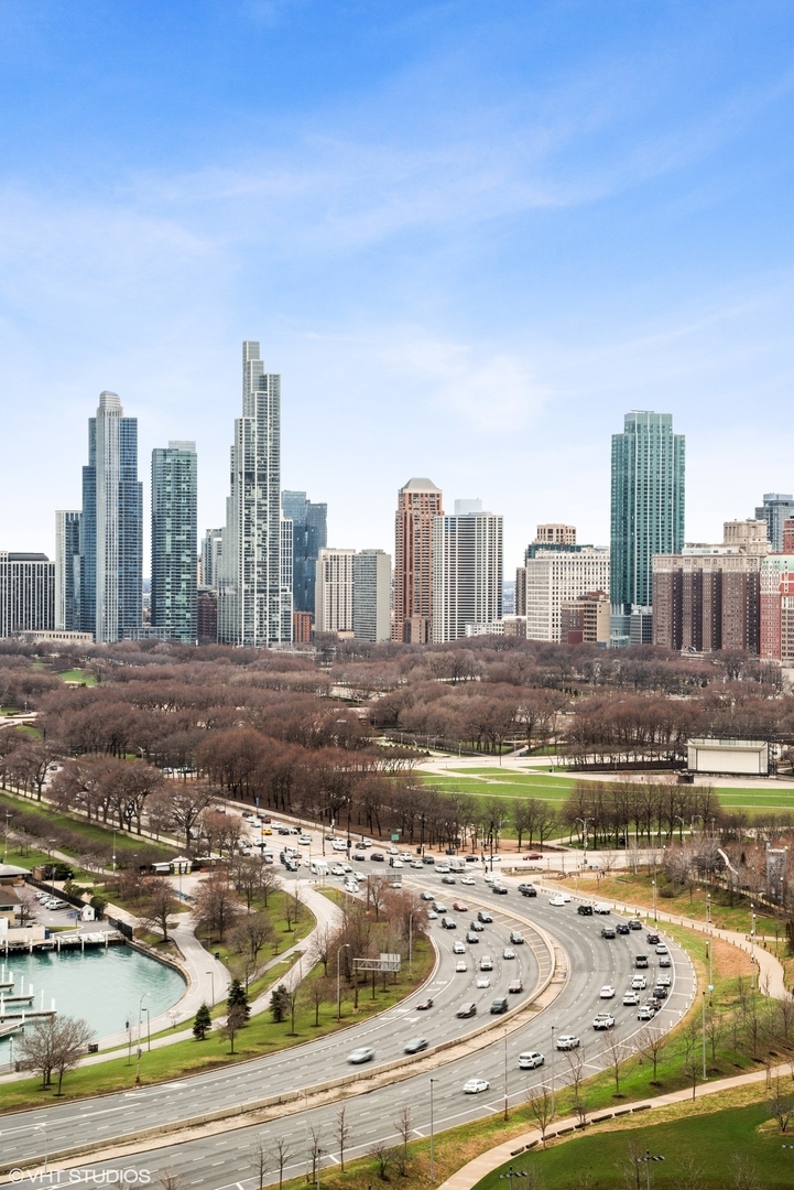 195 N HARBOR Drive Unit: 2307