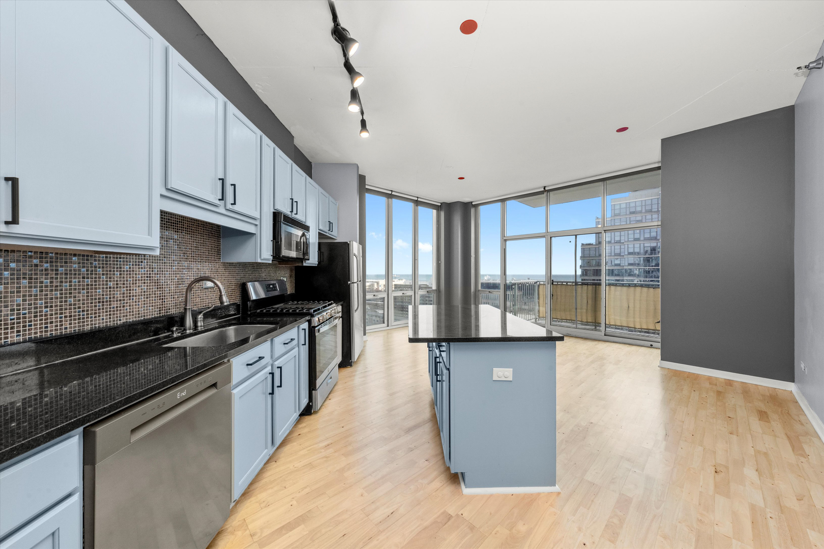 1600 S Indiana Avenue Unit: 1708