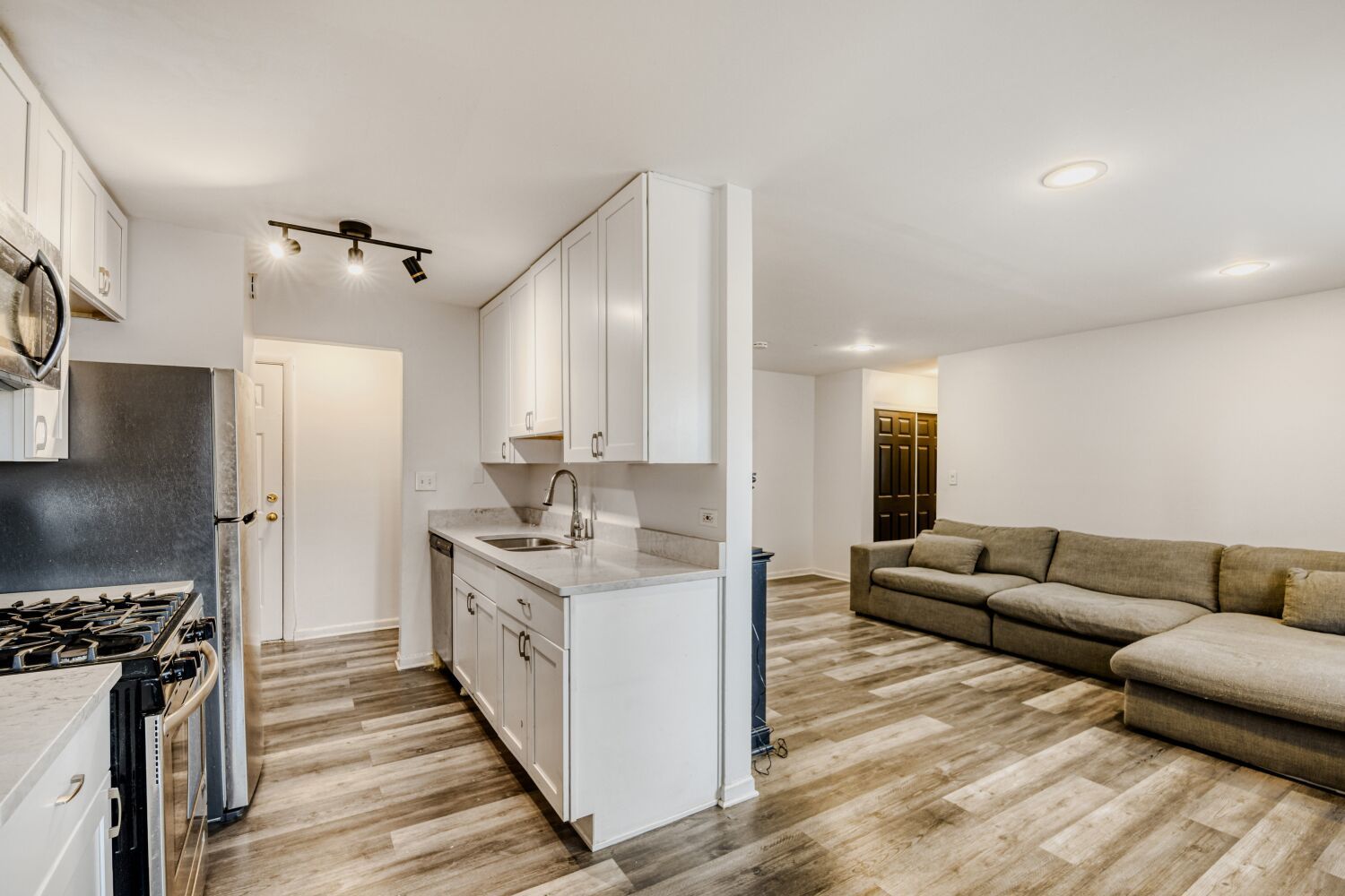 5400 N Sheridan Road Unit: 202