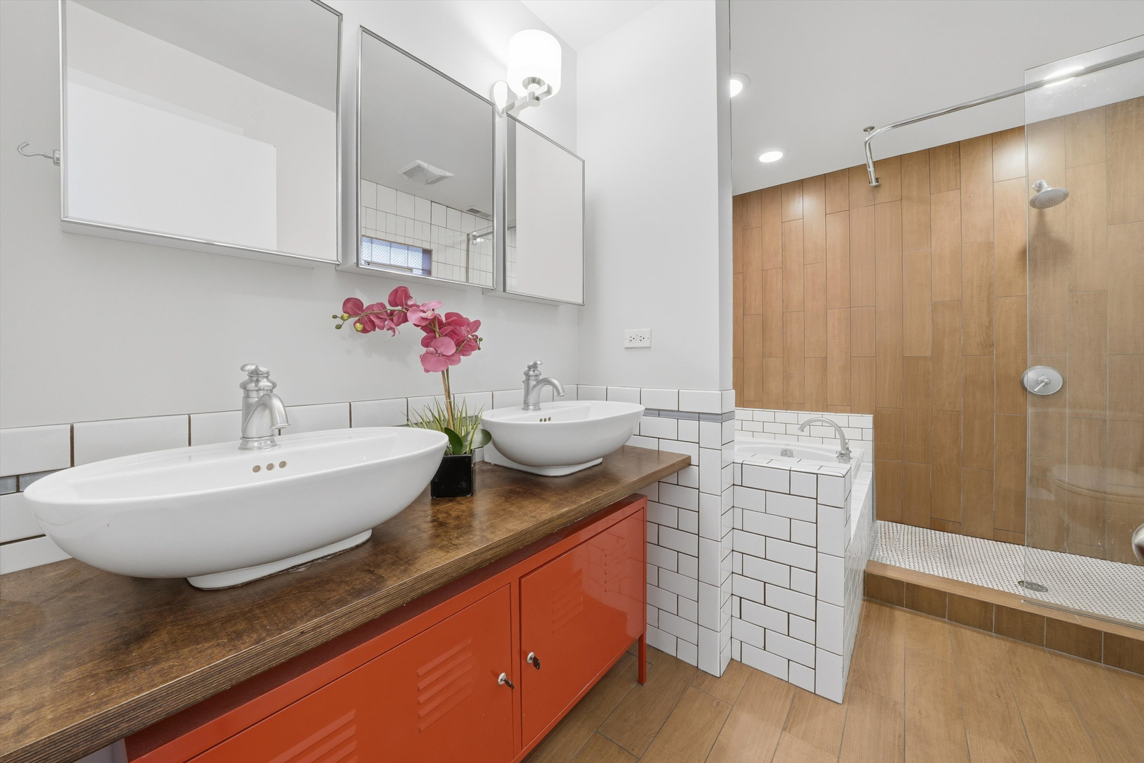 1220 W Hubbard Street