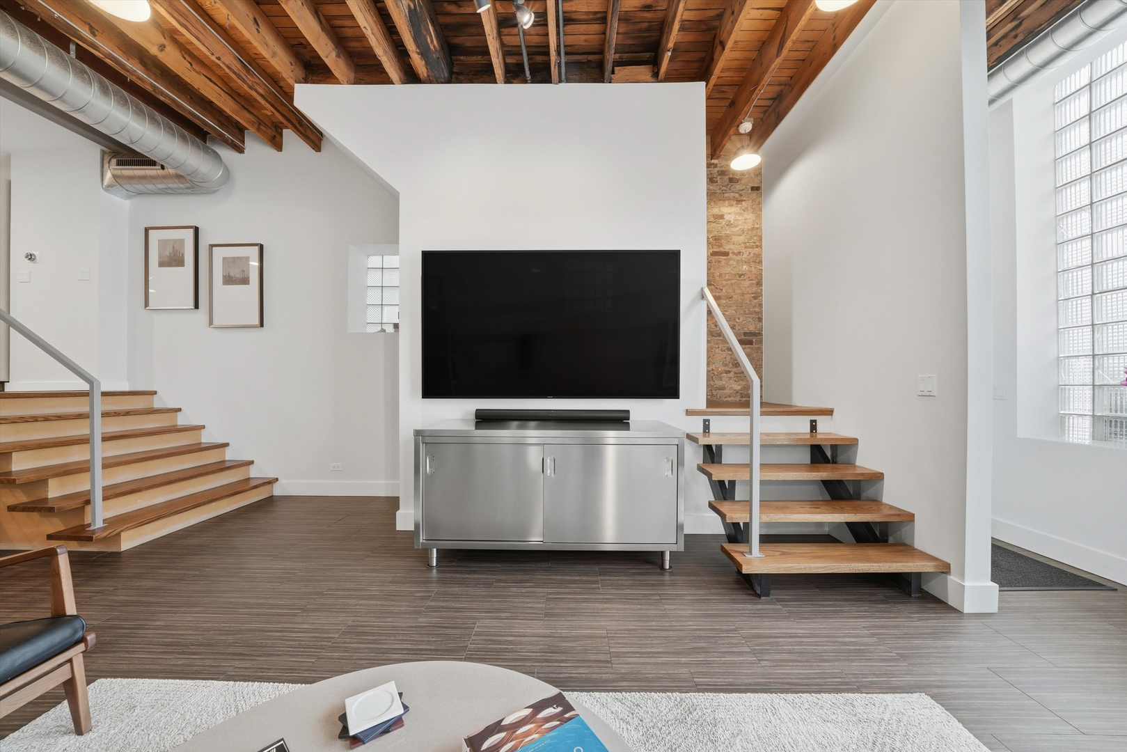 1220 W Hubbard Street