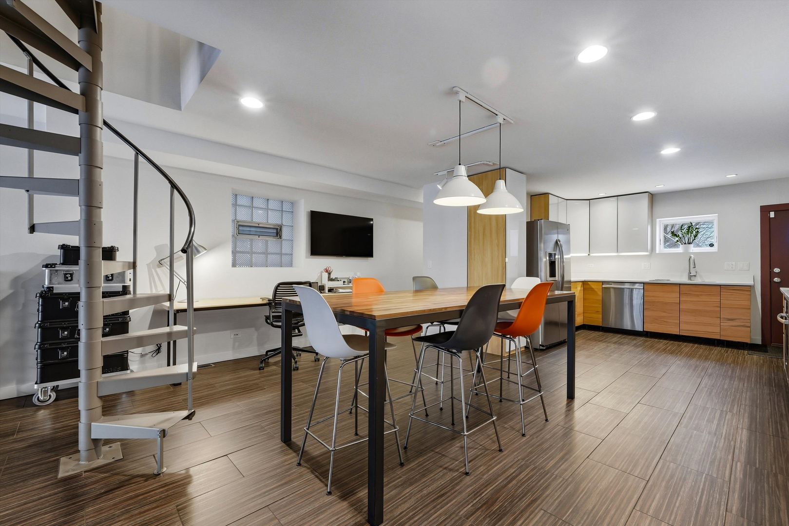 1220 W Hubbard Street