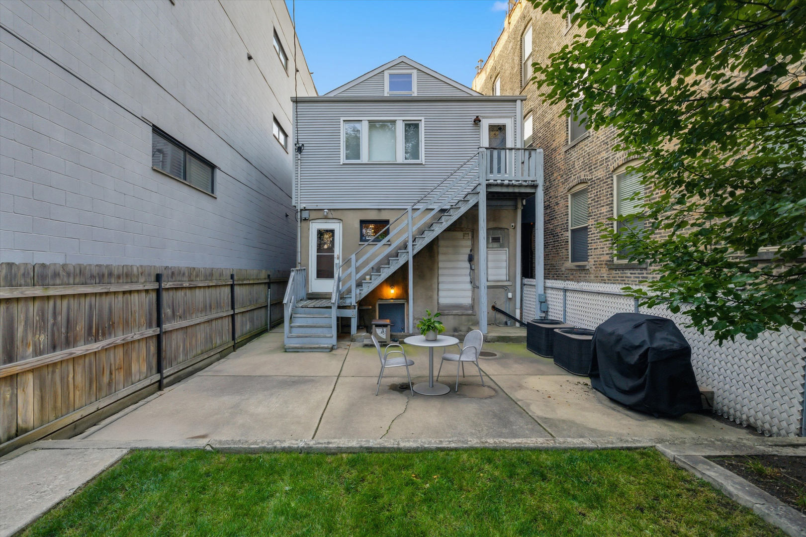 1220 W Hubbard Street