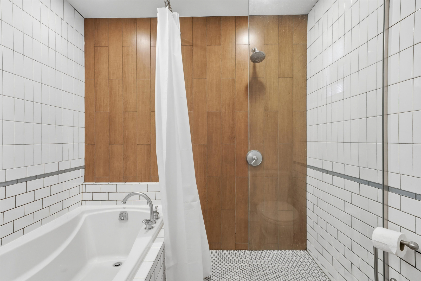 1220 W Hubbard Street