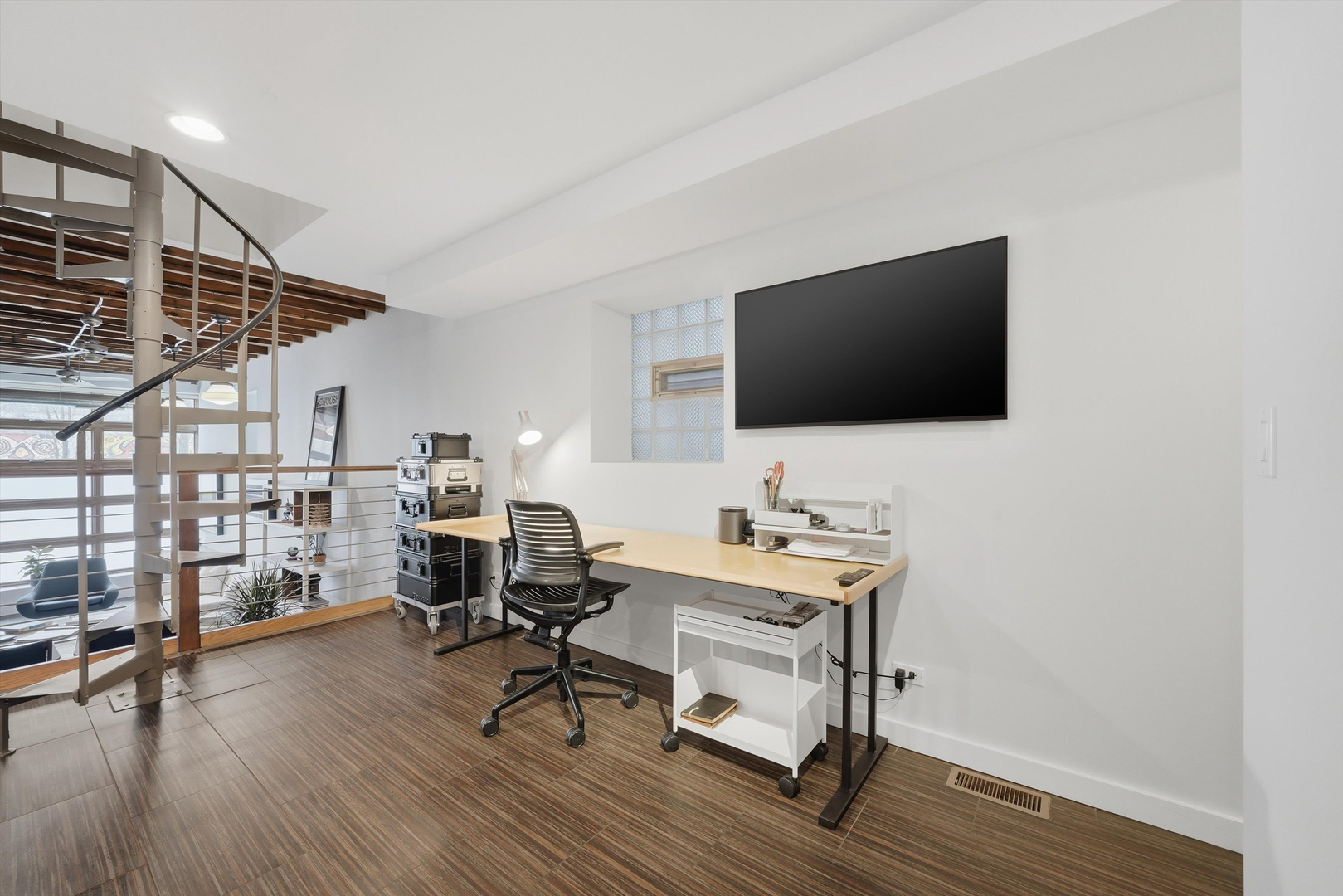 1220 W Hubbard Street