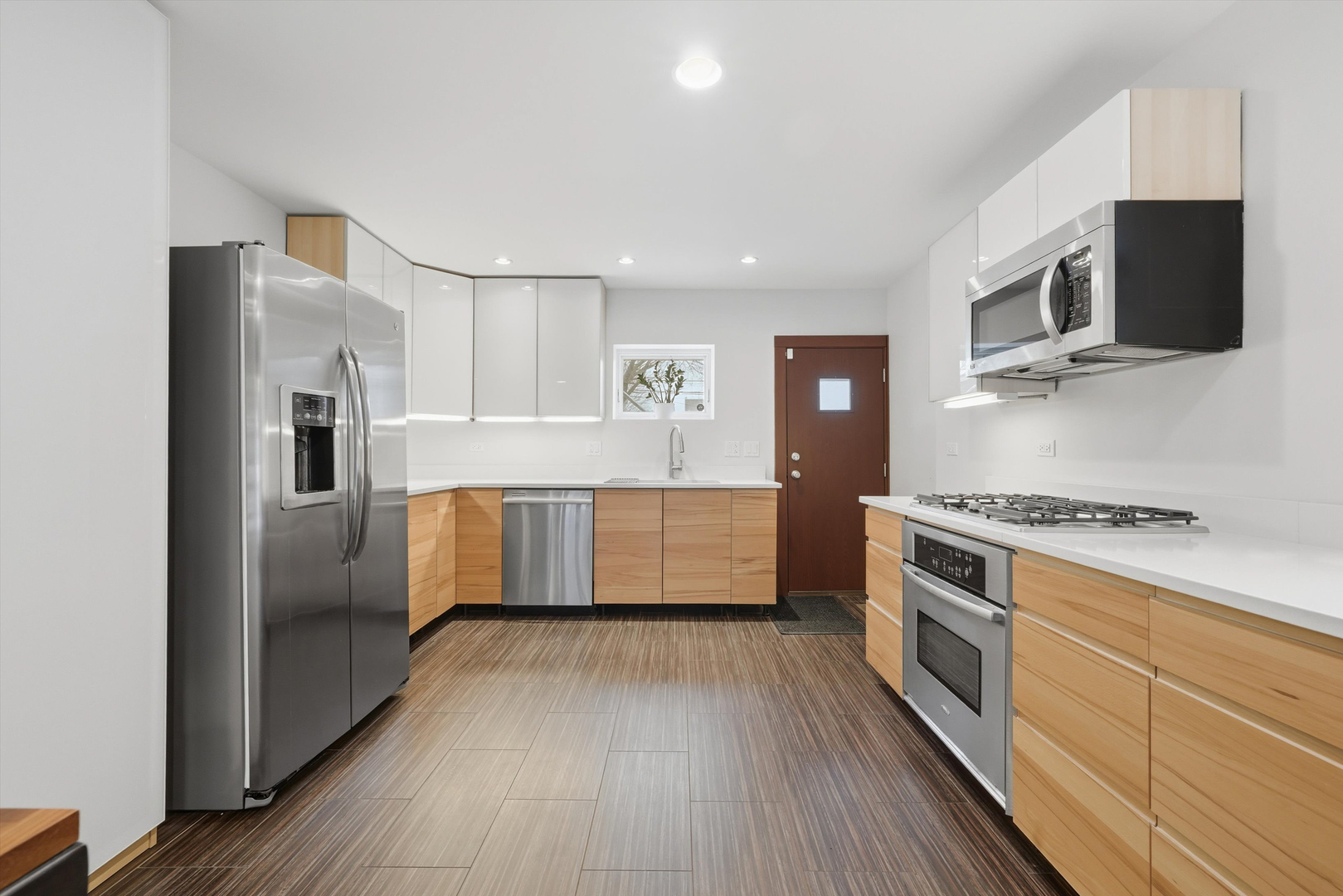 1220 W Hubbard Street