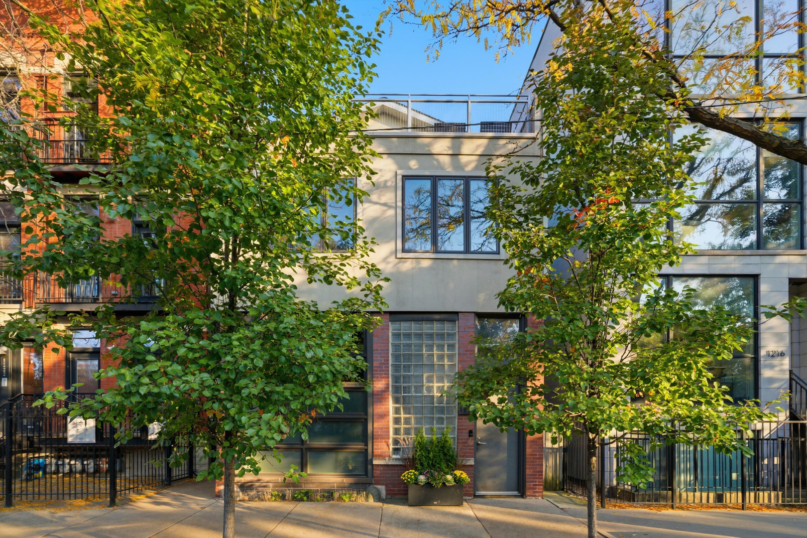 1220 W Hubbard Street