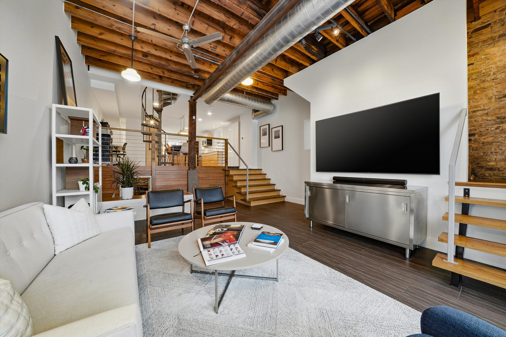 1220 W Hubbard Street