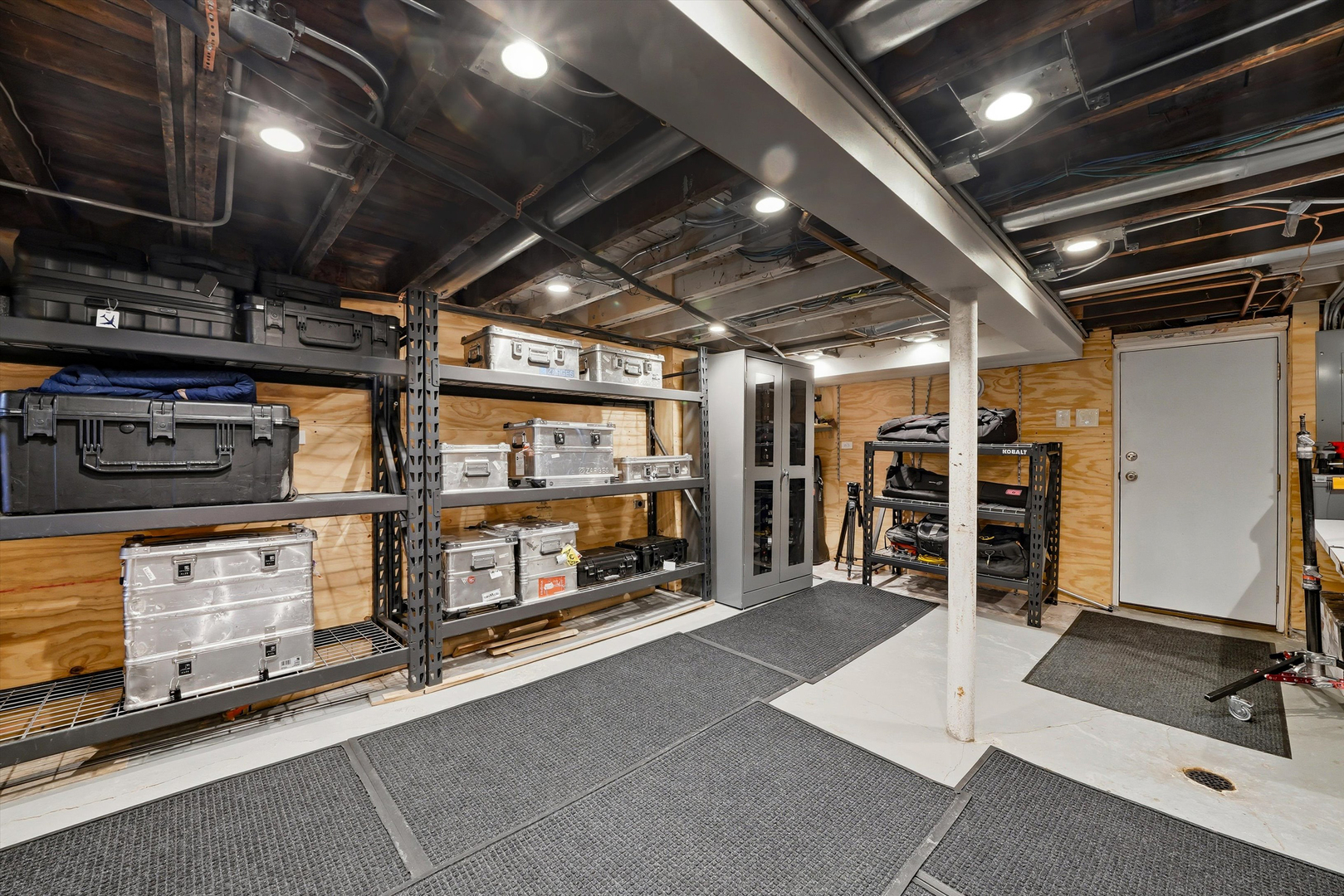 1220 W Hubbard Street