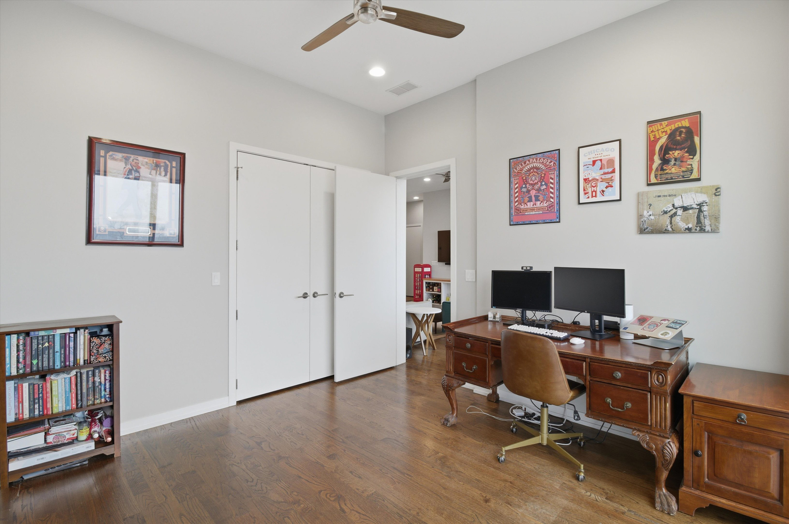 5 N Oakley Boulevard Unit: 406