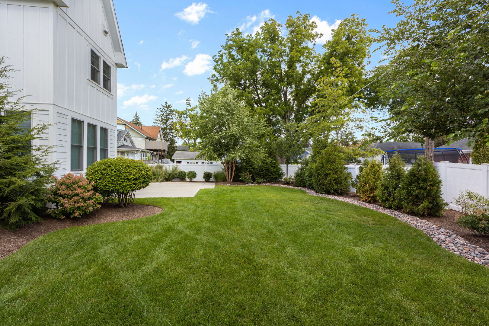 469 S Sunnyside Avenue