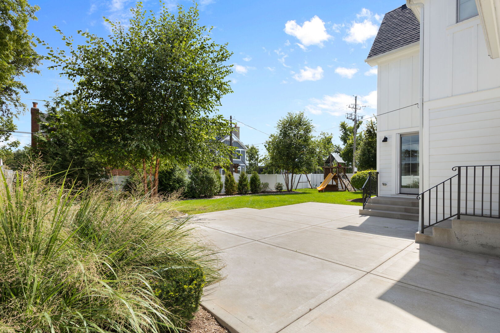 469 S Sunnyside Avenue