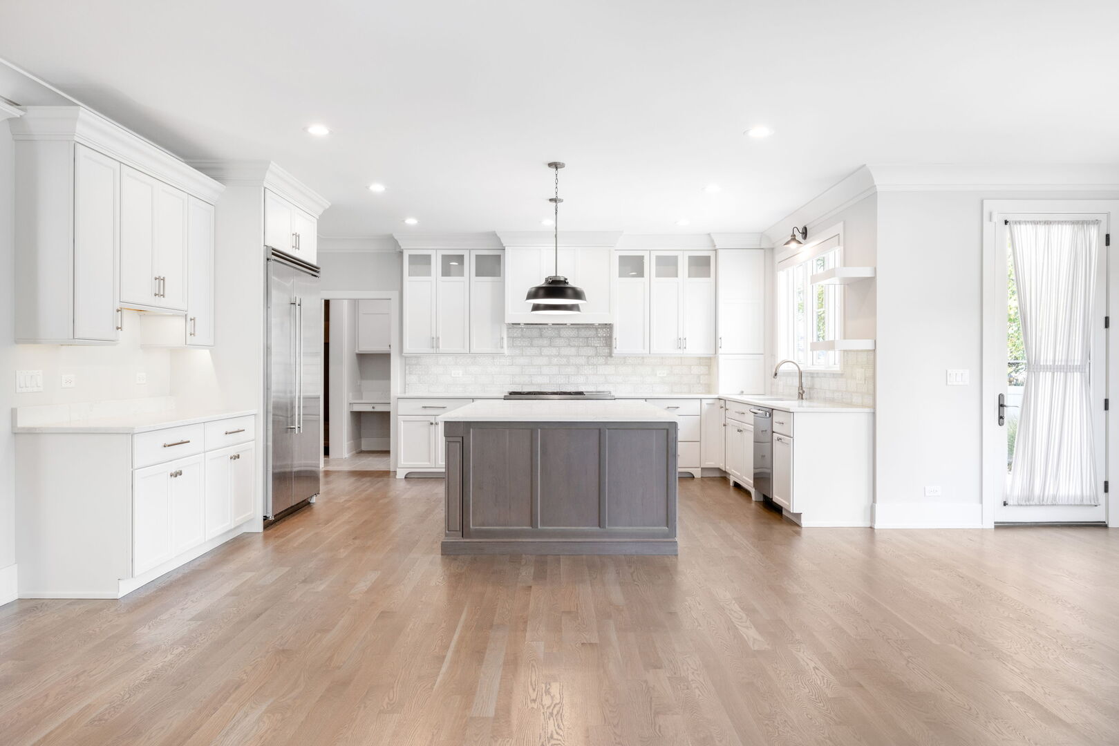 469 S Sunnyside Avenue