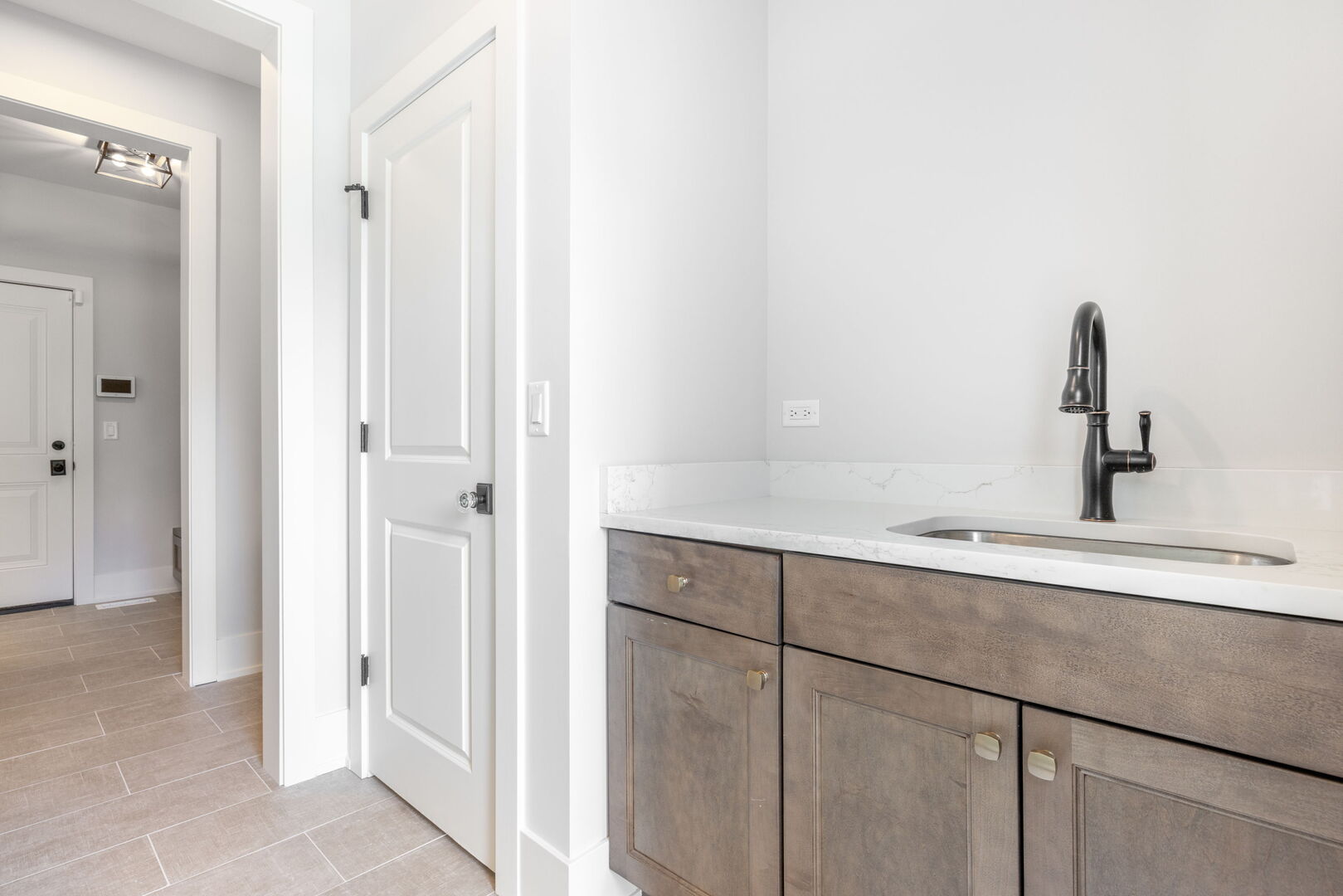 469 S Sunnyside Avenue