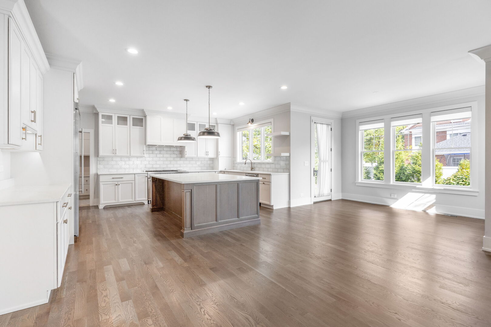 469 S Sunnyside Avenue