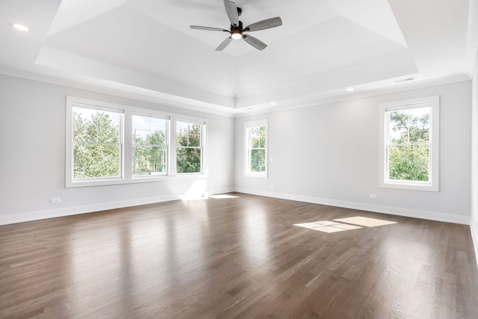 469 S Sunnyside Avenue