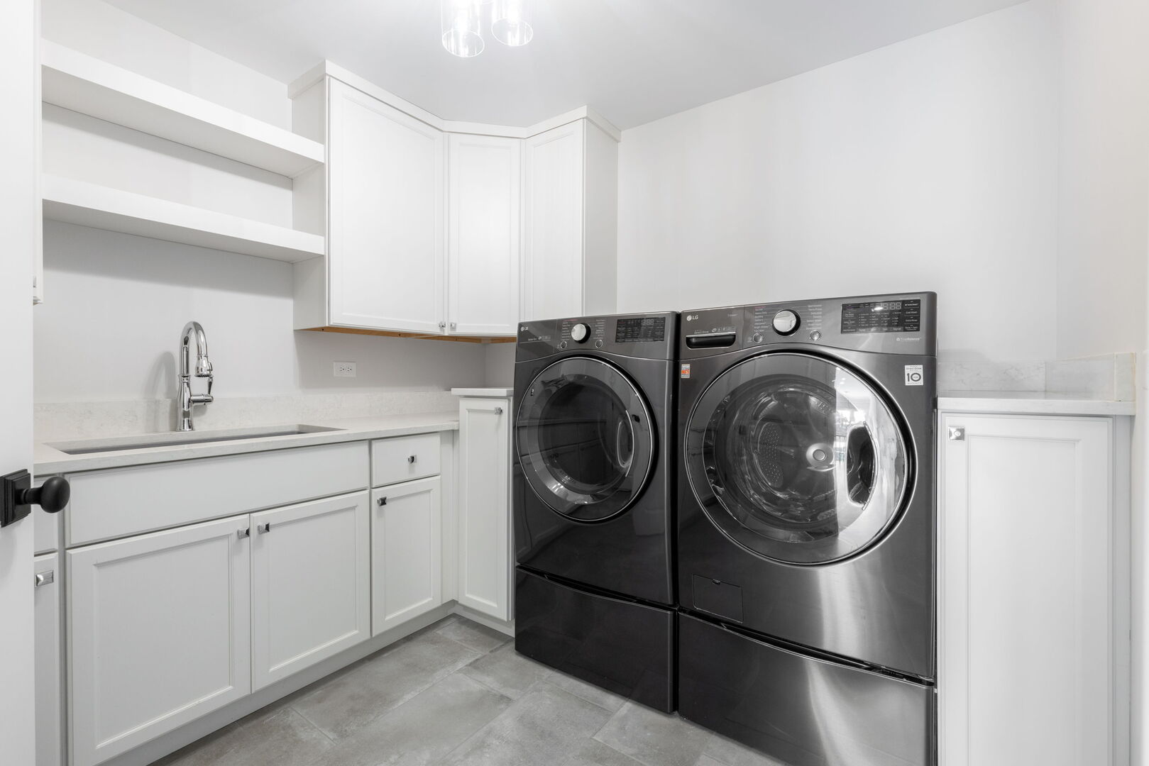 469 S Sunnyside Avenue