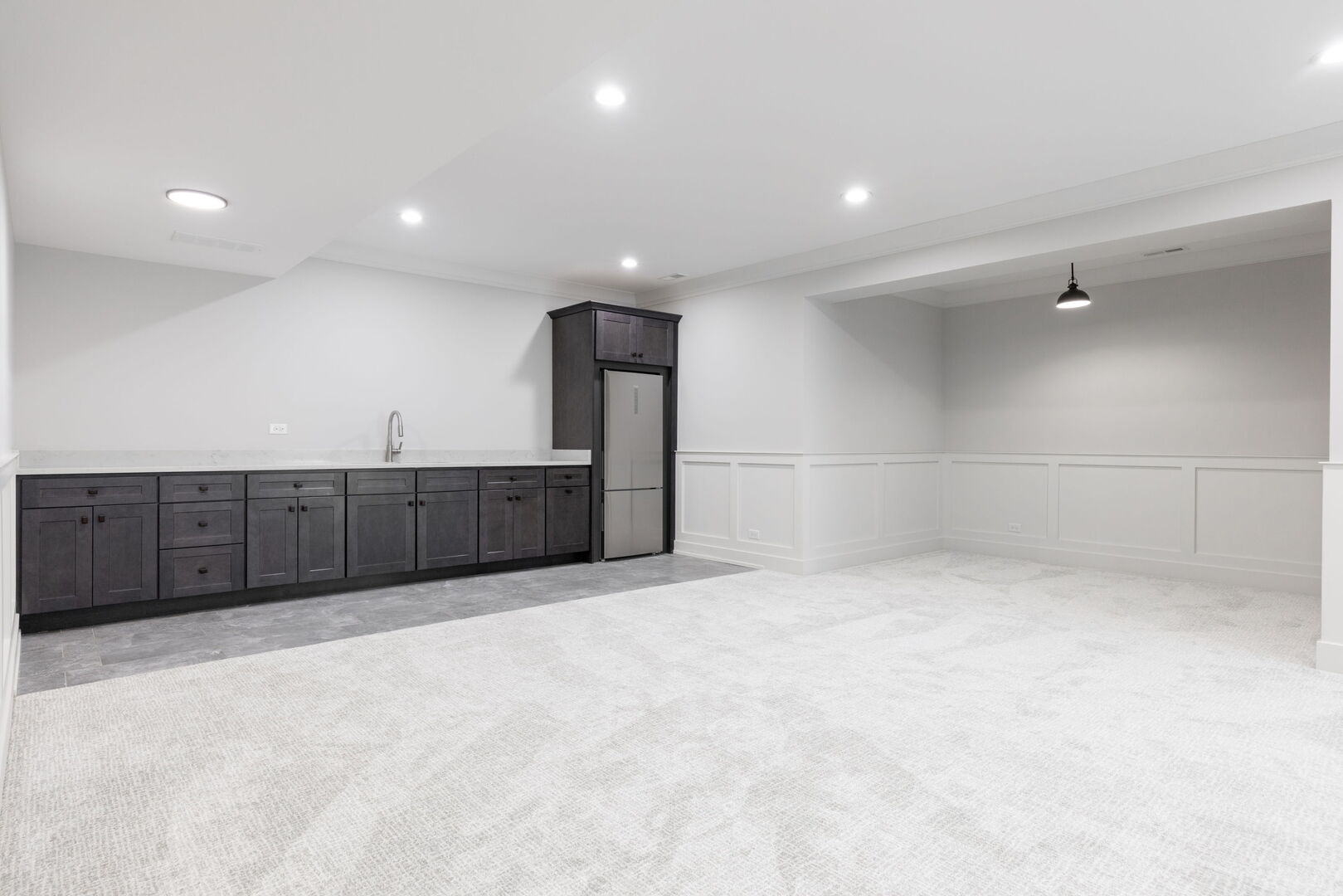 469 S Sunnyside Avenue