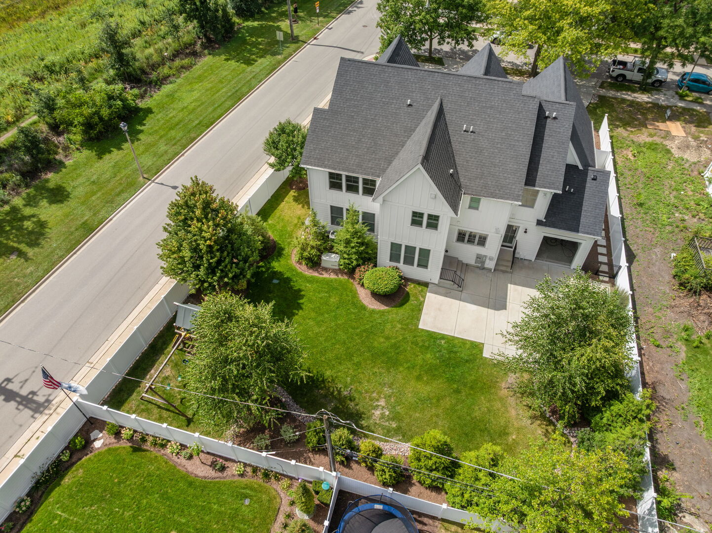 469 S Sunnyside Avenue