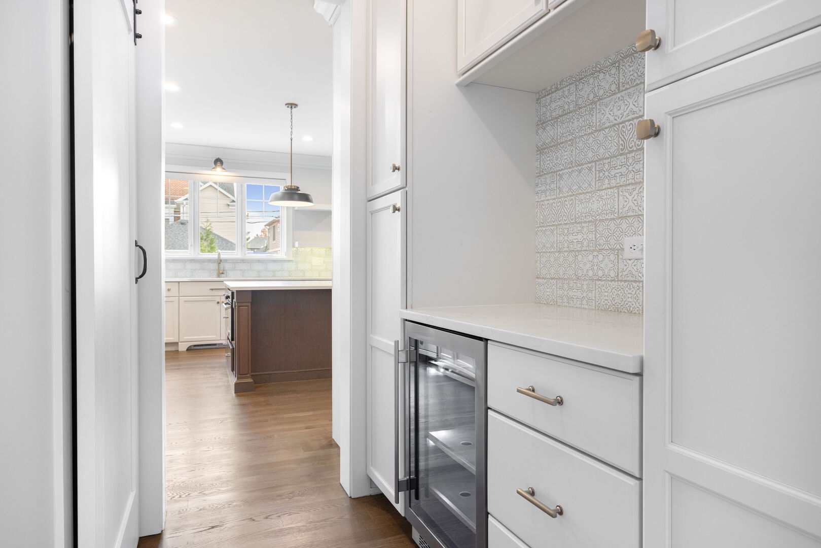 469 S Sunnyside Avenue