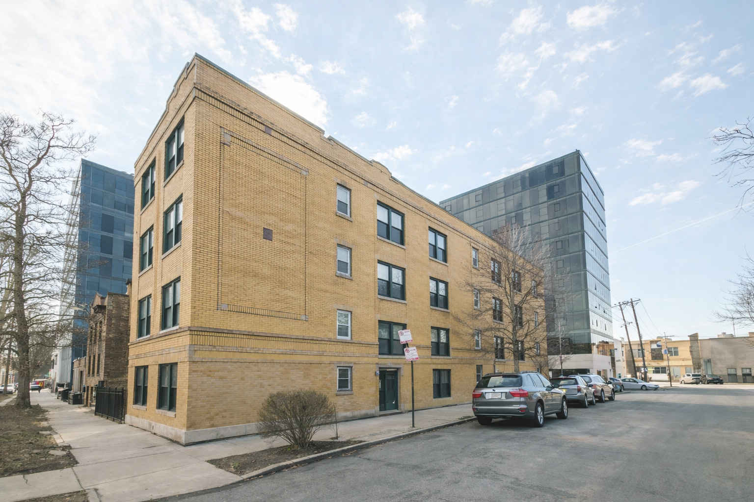 2711 W BELDEN Avenue Unit: 1