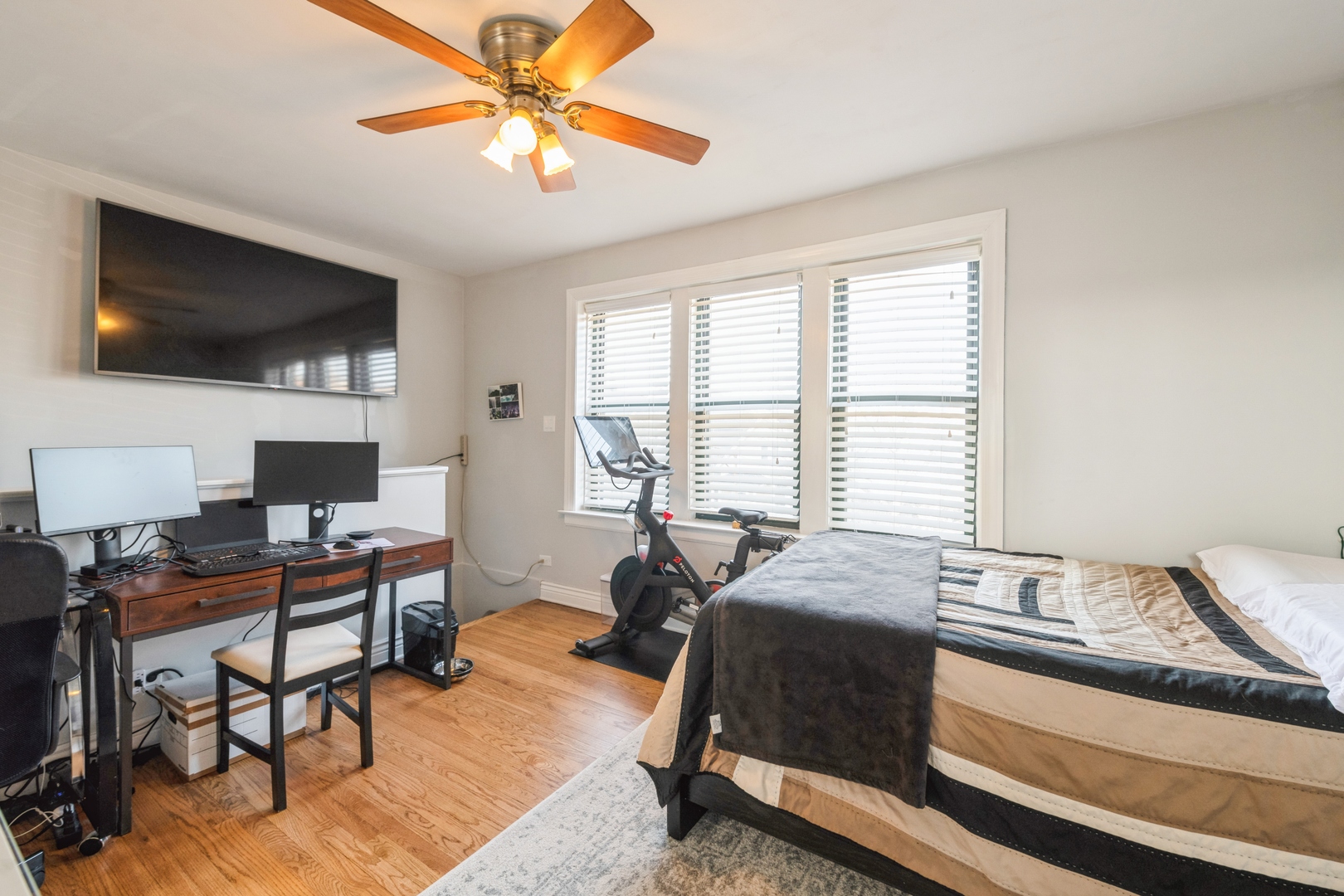2711 W BELDEN Avenue Unit: 1