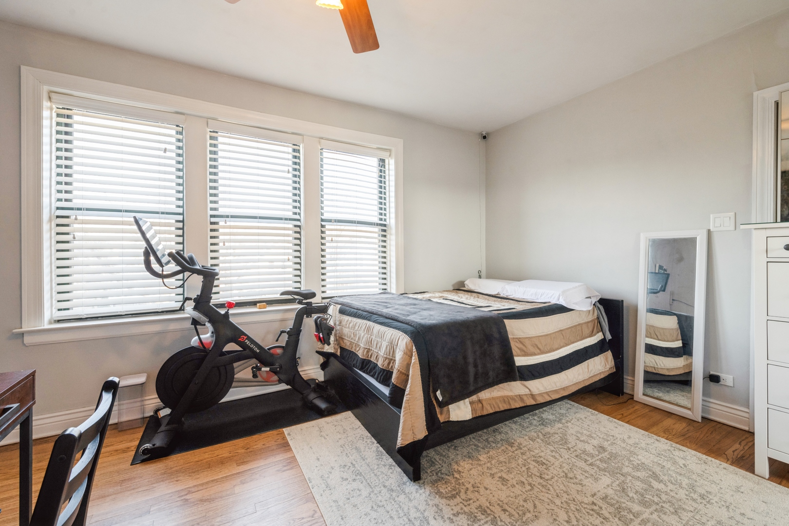 2711 W BELDEN Avenue Unit: 1