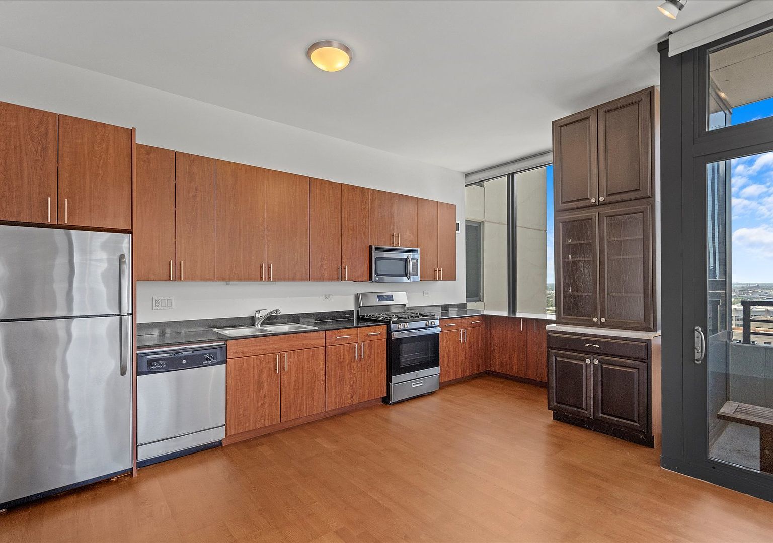 235 W Van Buren Street Unit: 3315