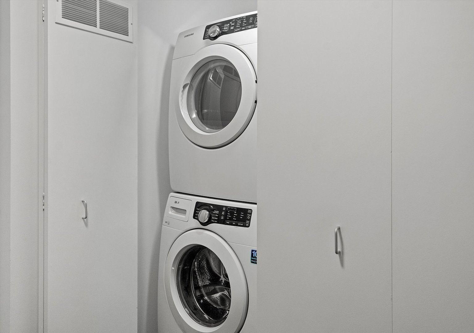 235 W Van Buren Street Unit: 3315