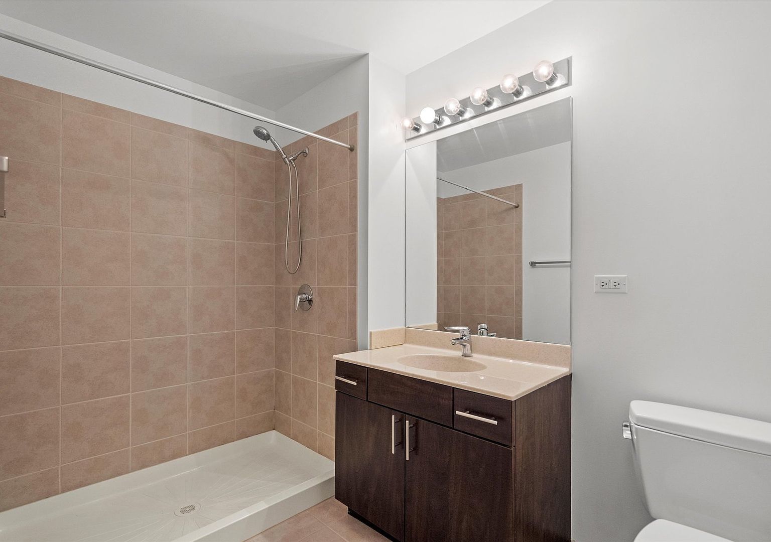 235 W Van Buren Street Unit: 3315