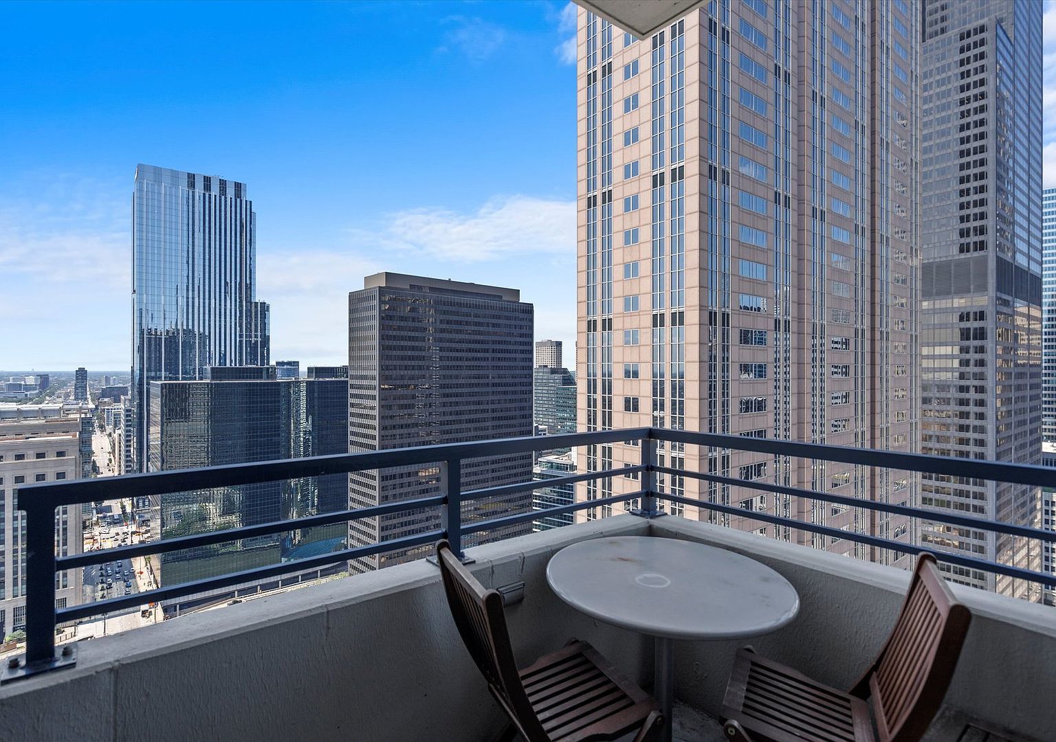235 W Van Buren Street Unit: 3315