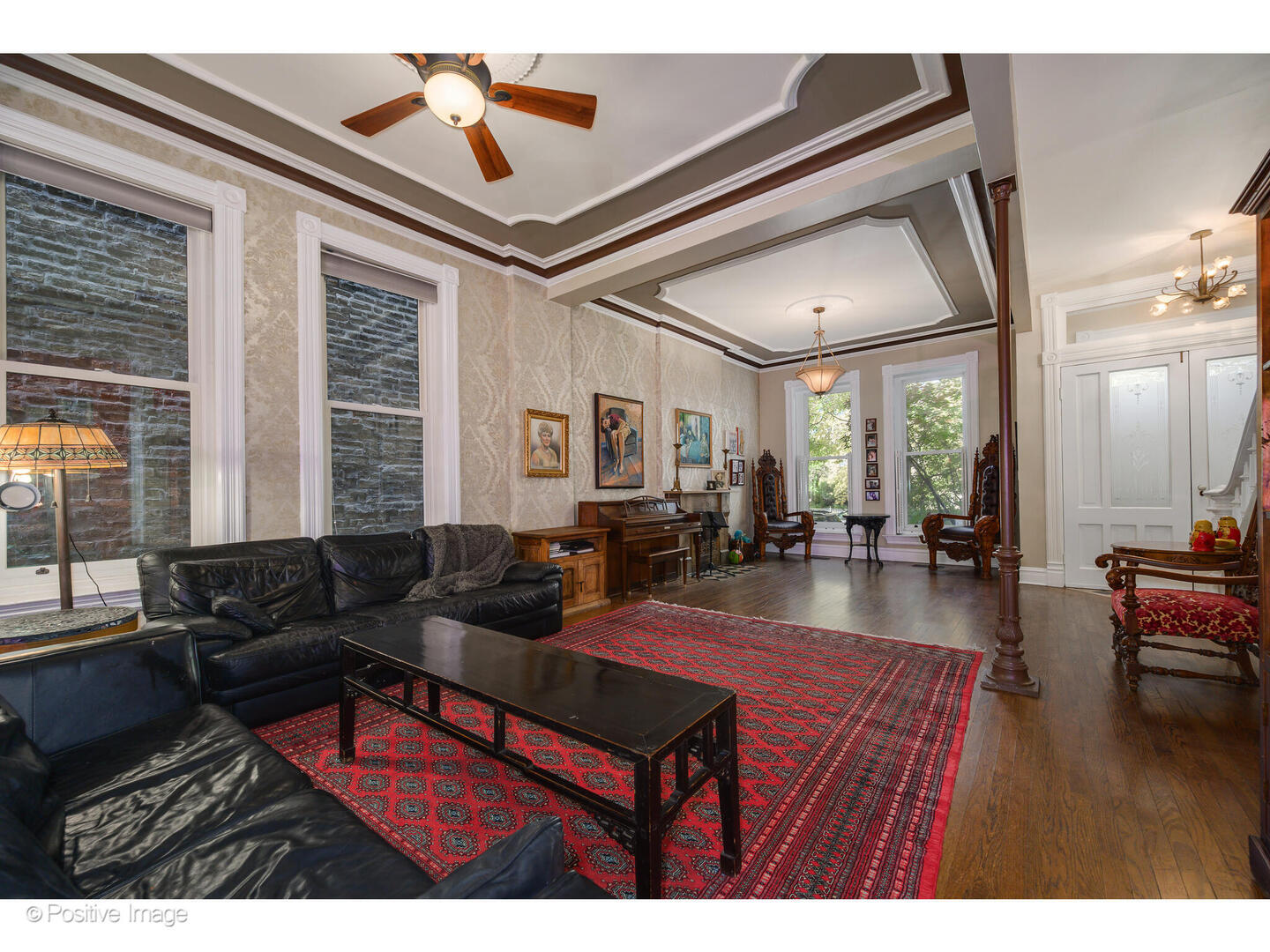 1957 W Schiller Street