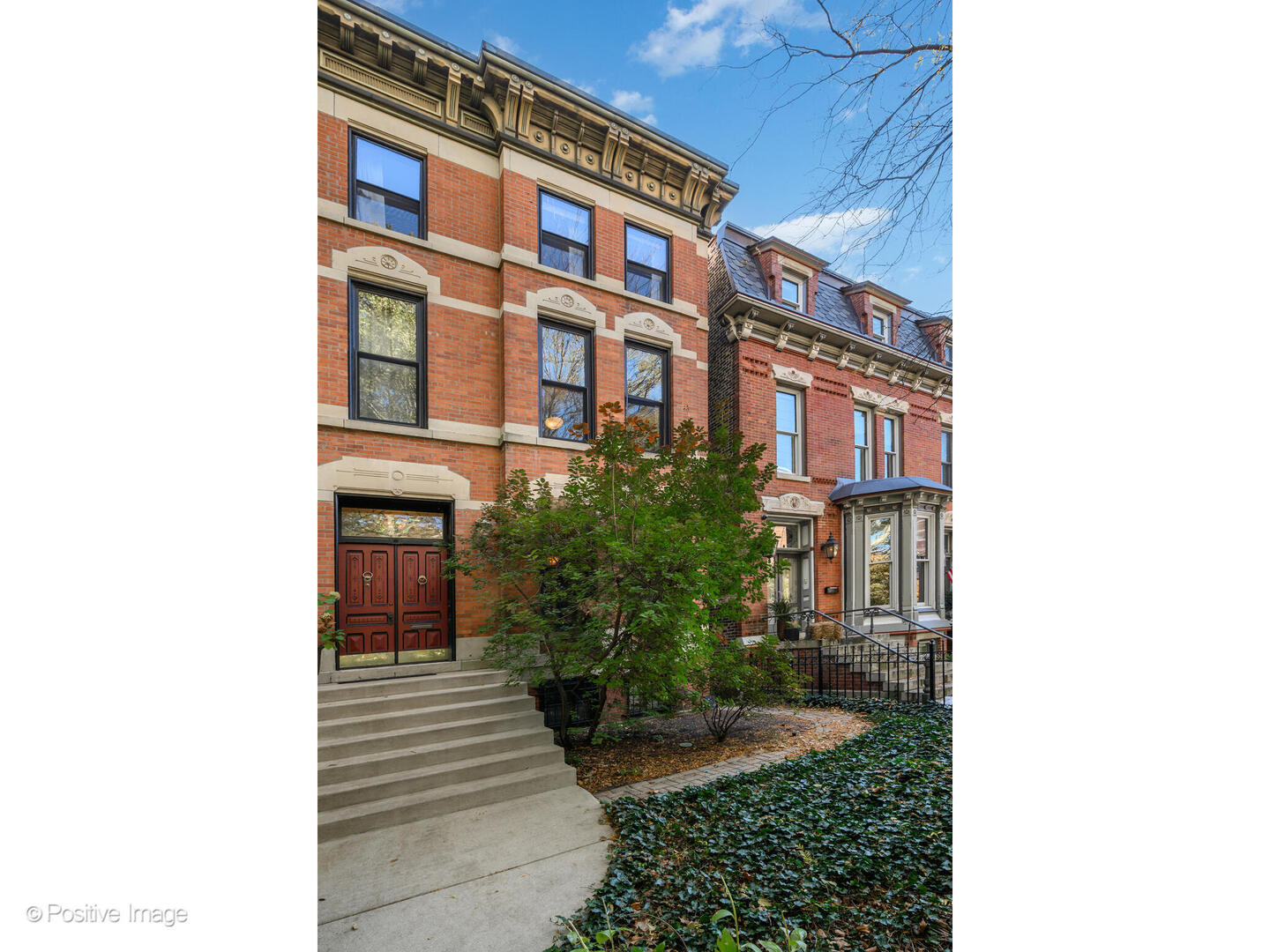 1957 W Schiller Street