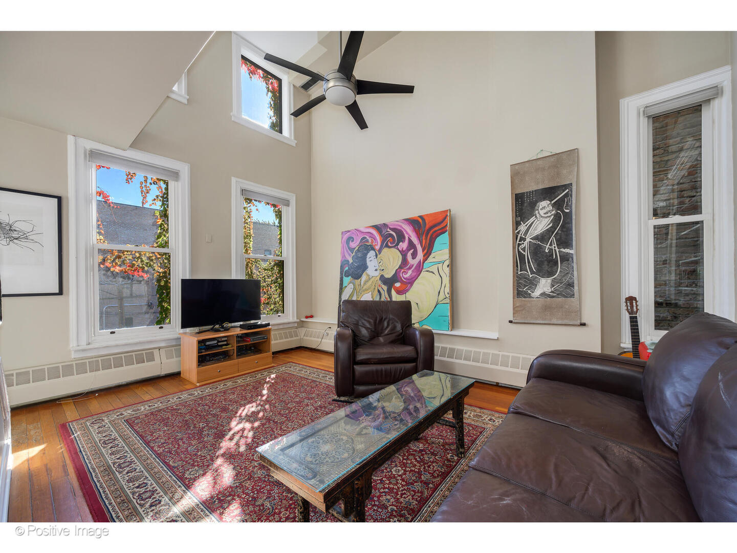 1957 W Schiller Street