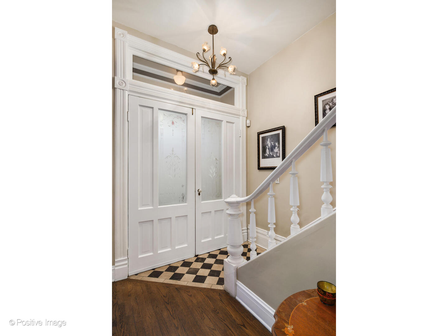 1957 W Schiller Street