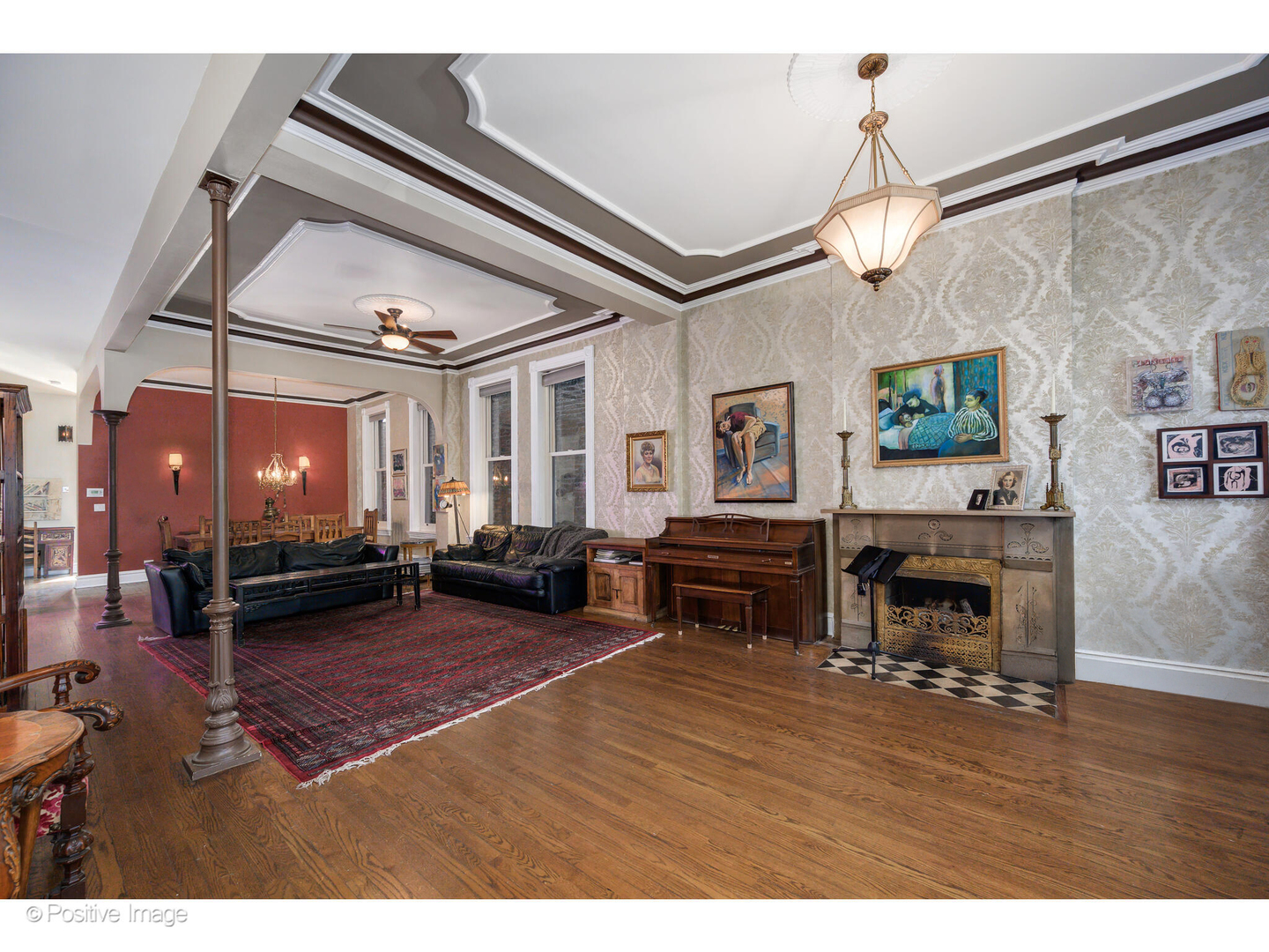 1957 W Schiller Street