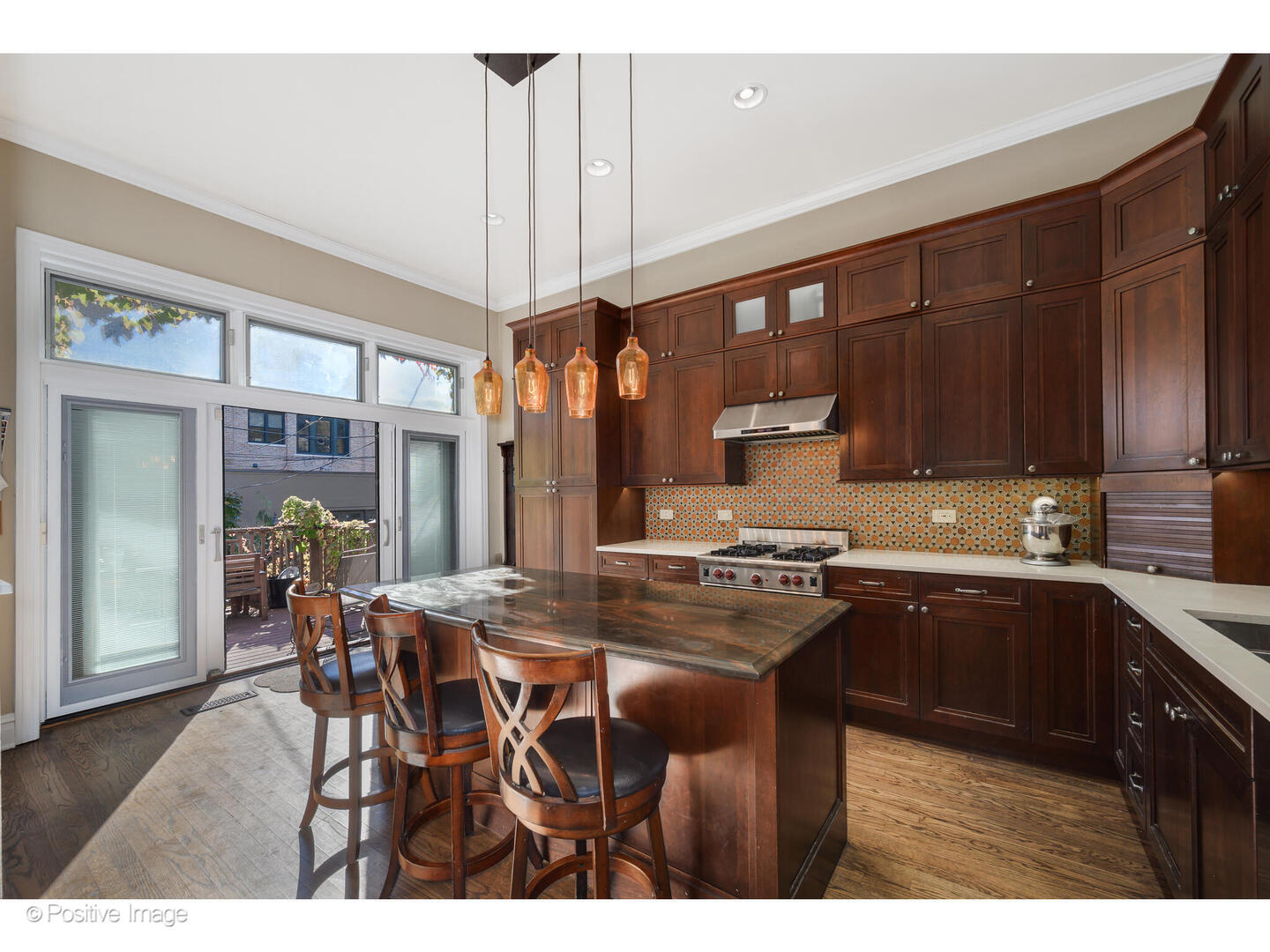 1957 W Schiller Street