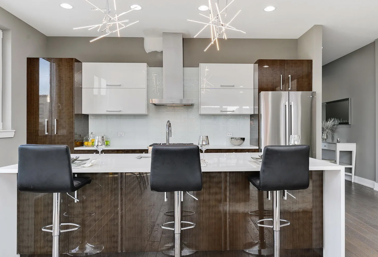 2444 W Irving Park Road Unit: 2E