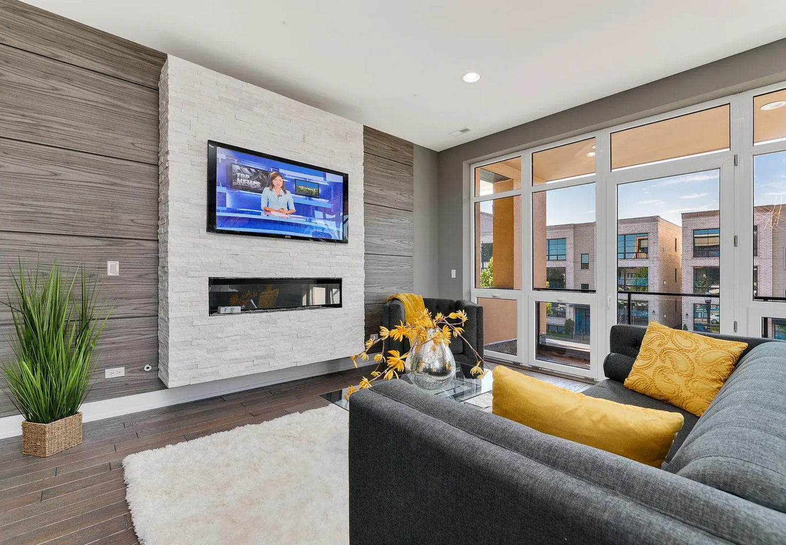 2444 W Irving Park Road Unit: 2E