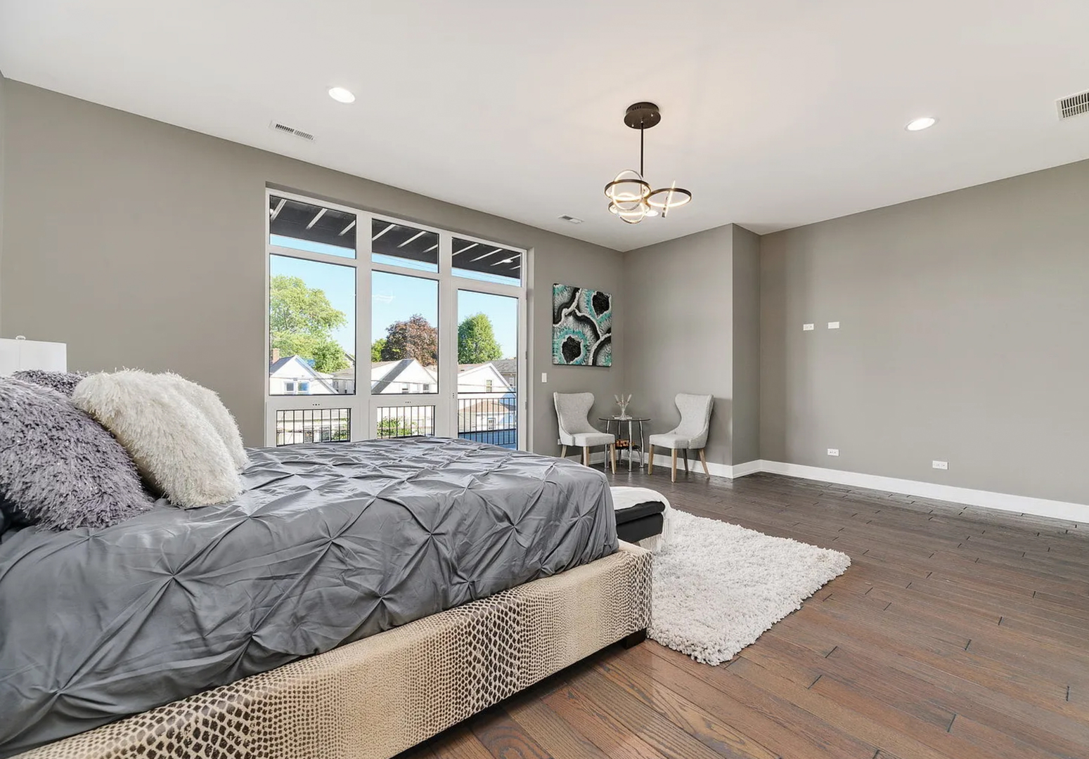 2444 W Irving Park Road Unit: 2E